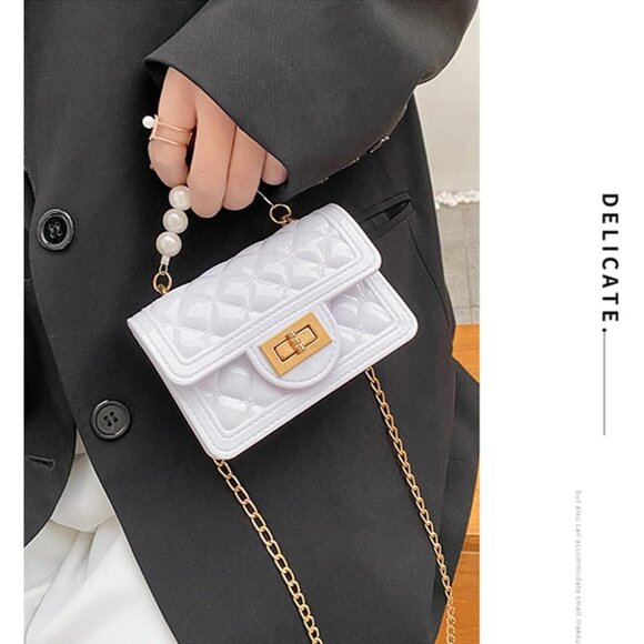 Fashionable Girls Messenger Bag - Silicone Resin Handbag with Detachable Strap - Picture 5 of 6